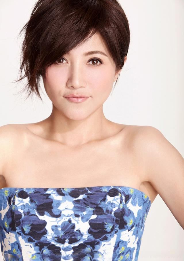 颜丙燕|影后颜丙燕，49岁的她，依旧是单身一人！光芒四射的影后也愁嫁