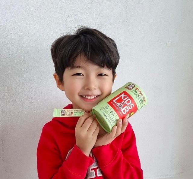 李俊昊|《衣袖》李俊昊丧子痛哭，怀中小演员努力憋泪水：父王哭声太悲伤