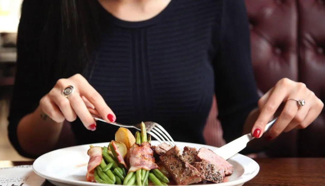 秃鹫 都说细菌最怕高温蒸煮，那为什么腐烂的肉煮熟以后却不能吃？