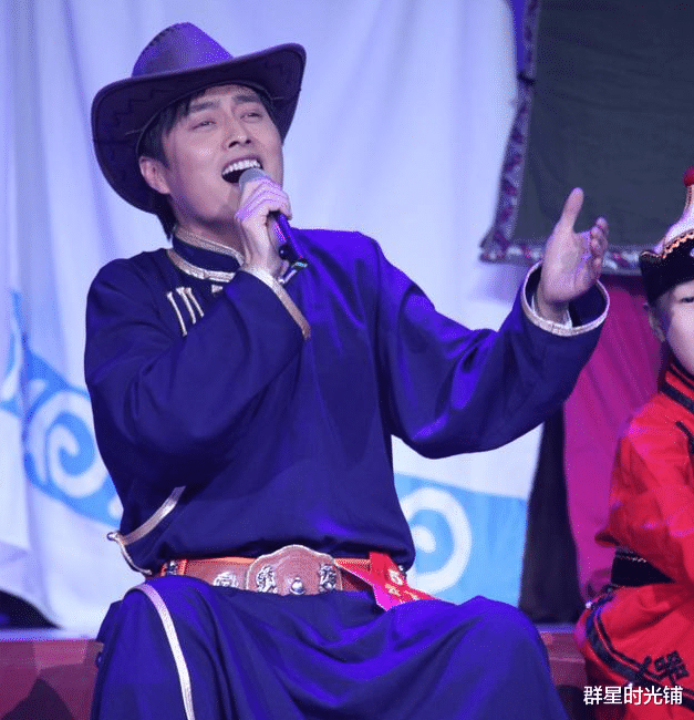 云飞|草根歌手云飞:6登央视春晚,抛妻弃女,只为娶“古典女神”娇妻