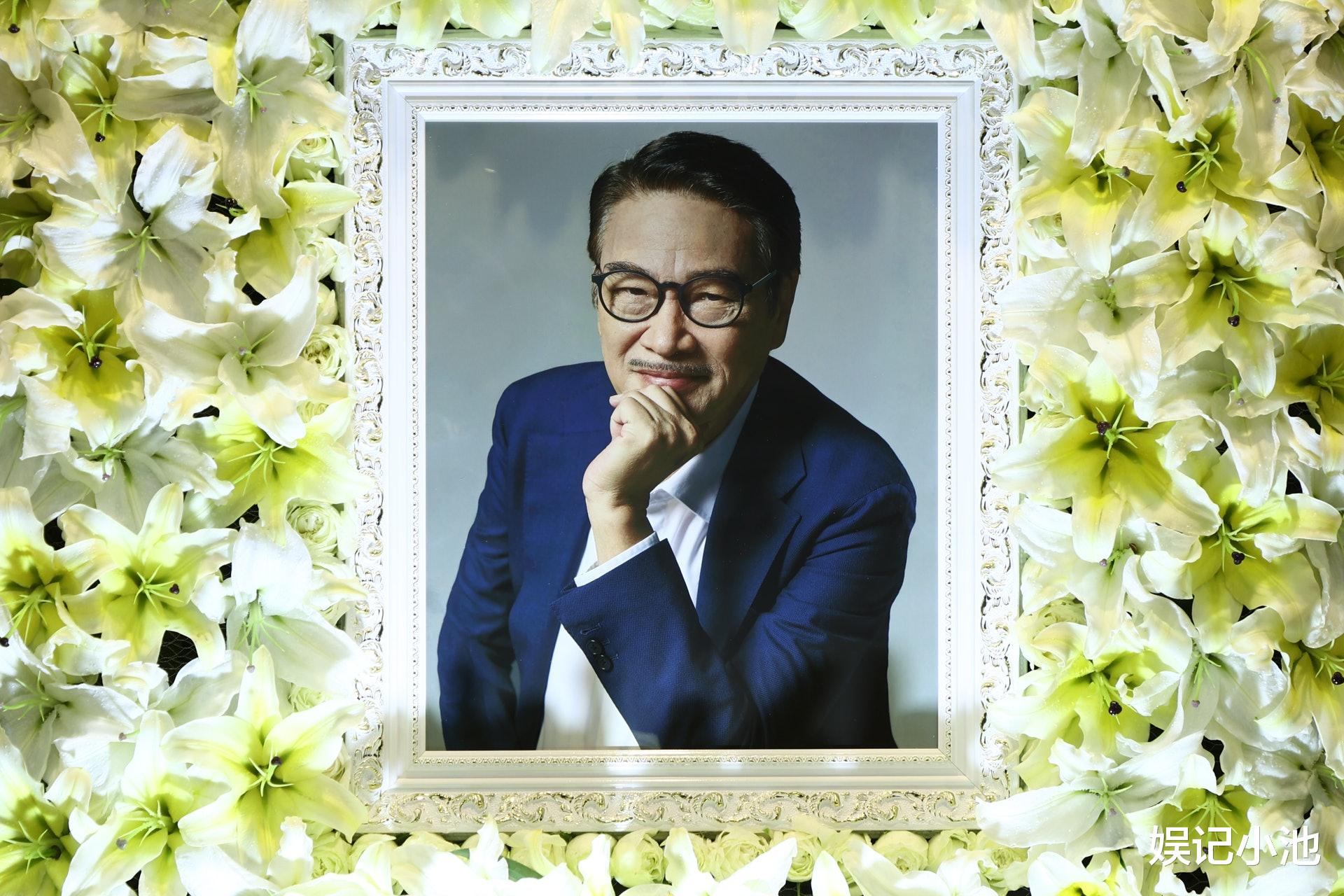 周星驰|吴孟达丧礼现场：18岁小儿子主持大局，周星驰第一个到场悼念