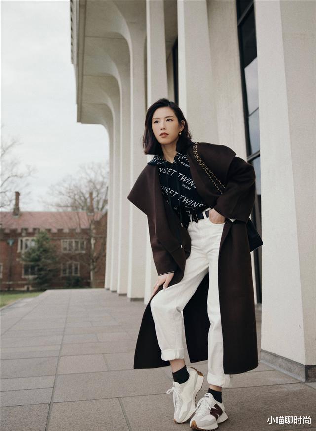 小喵聊时尚 秋冬买裤子，尽量少买黑色，这3种“高级色”更洋气百搭，还显瘦