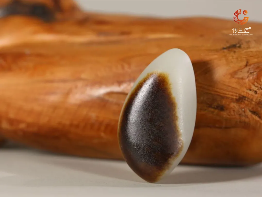 文玩|【和田玉口诀】籽看皮，沁看底，山料看质地！