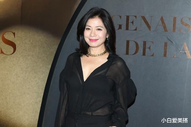 小白爱美搭|钟楚红60多岁还这么有气场,长相仍然很精致,笑起来真是太温柔了