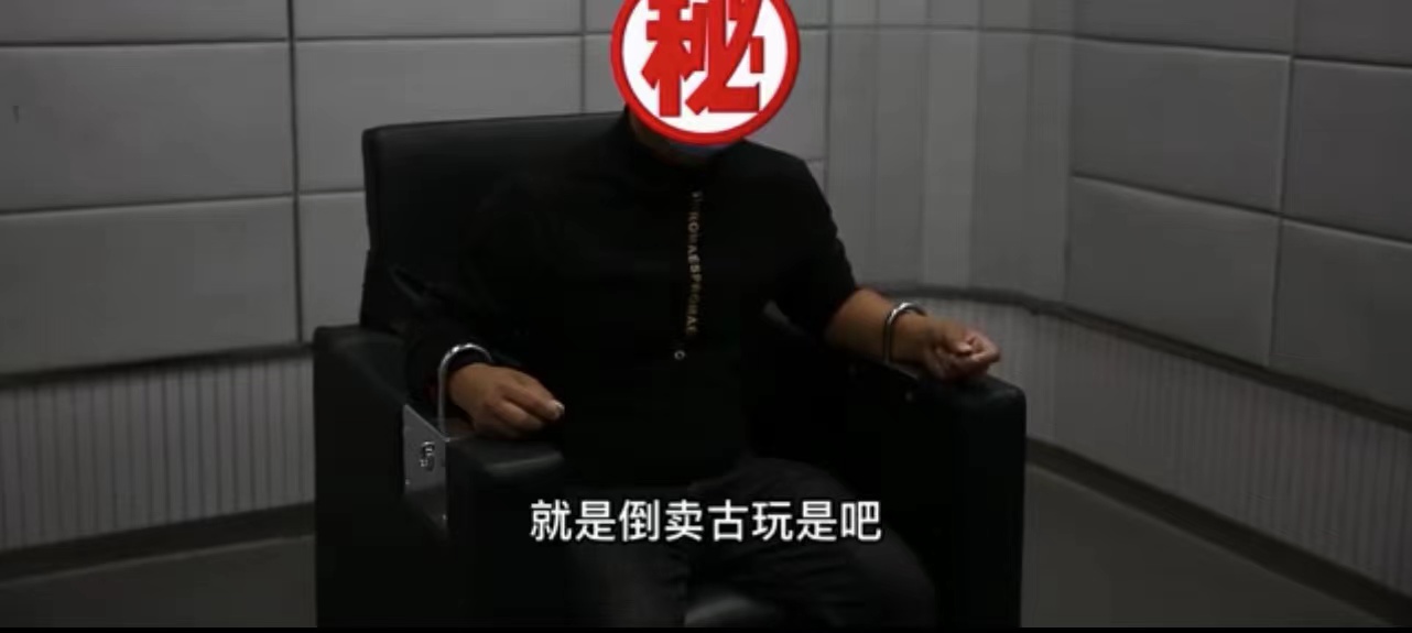男子偷拿老太太咸菜罐子当古董