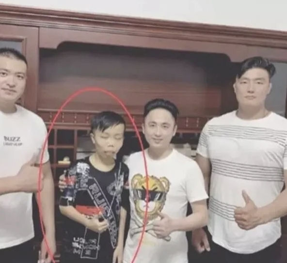 陈山|曾是互联网元老级网红，因炫富和低俗被人封杀，如今再度归来人气惨淡