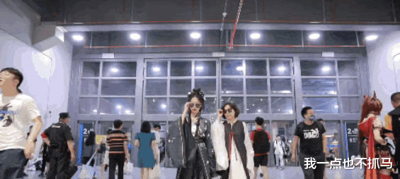 杨超越|杨超越汉服火出圈后，没想到还有人把汉服穿成这样？