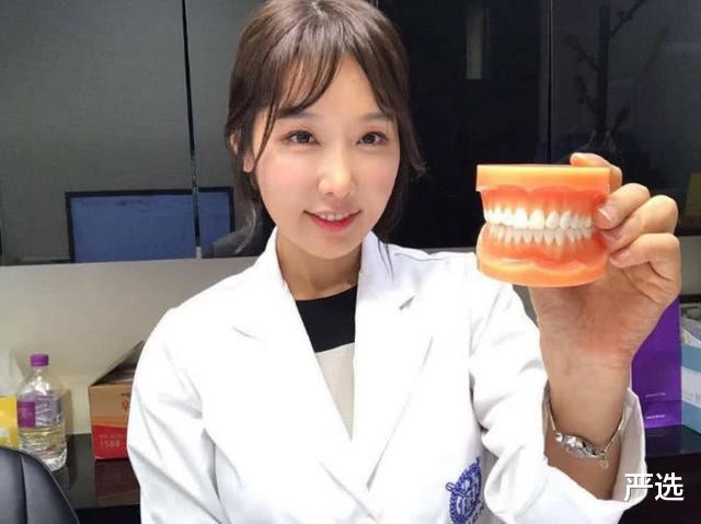 严选 刷牙前牙刷要沾水吗？很多人不了解，所以牙齿会变黄