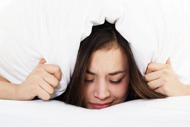 黄体酮|若女性“黄体酮不足”，身体多半会有7种表现，建议多留心