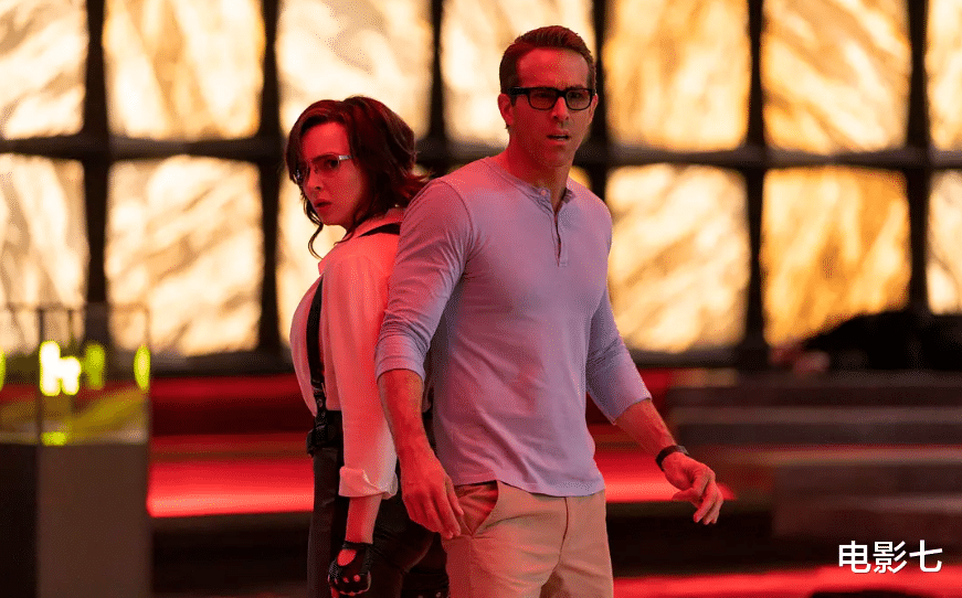 失控玩家|全片22个彩蛋，东拼西凑笑料，性感女神的新作，上映2天票房破亿