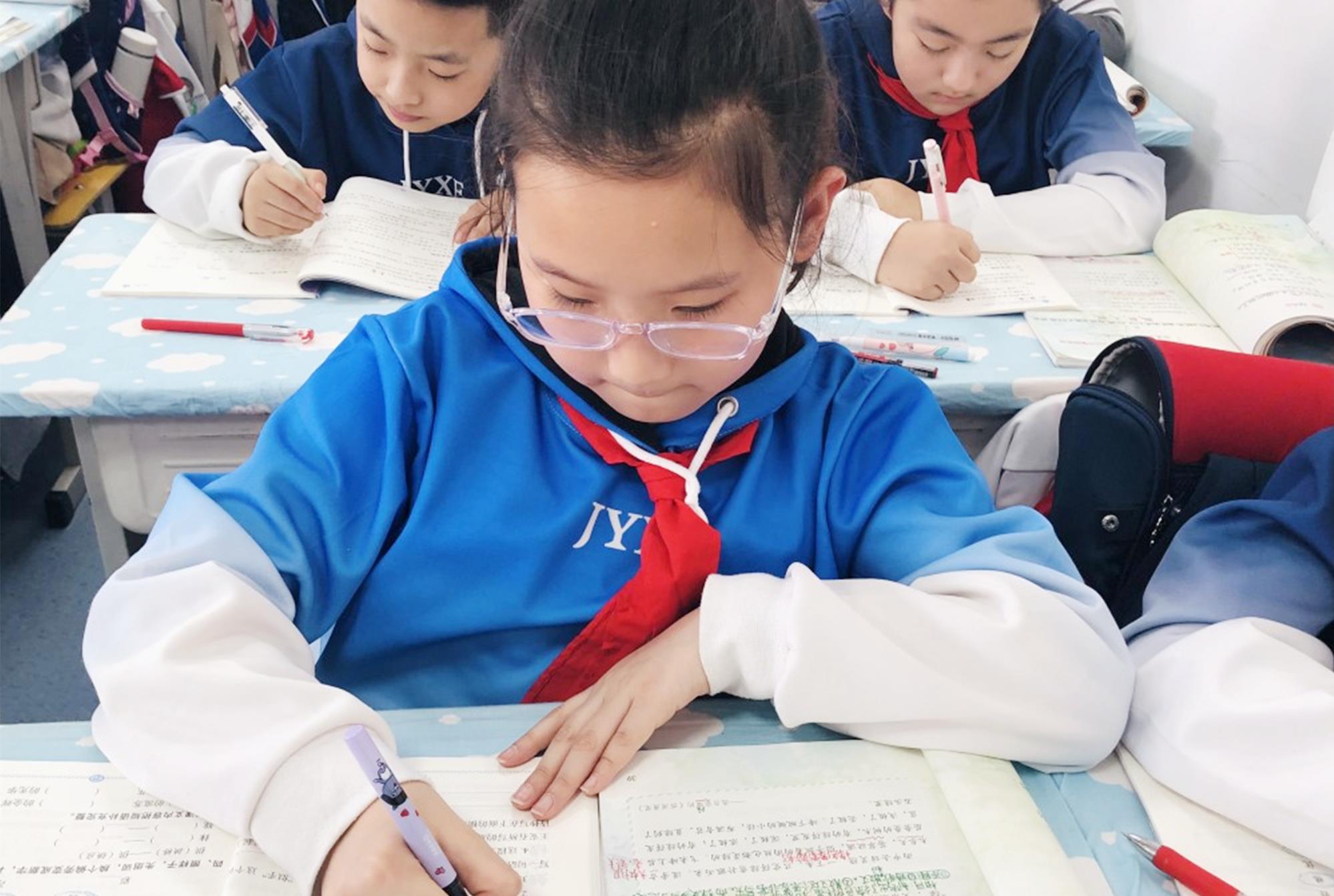 糯豆包妈妈|自补课班受到管制后,另一种补课形式“悄然兴起”,家长有苦难言