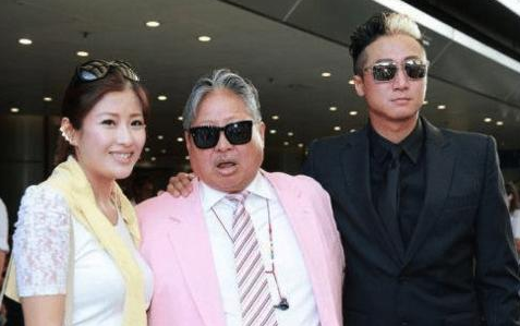 蓝盈莹|洪金宝36岁女儿至今未嫁，看到本人照片后，网友：这谁敢娶啊？