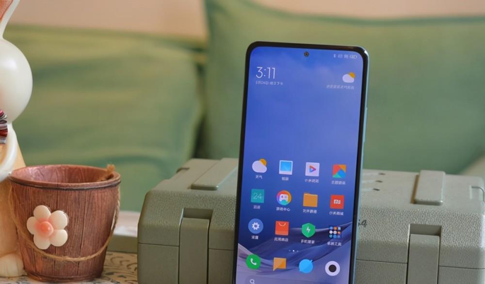 小米科技|彻底沦为千元机！骁龙870+E4屏+7.8mm机身，红米K40接近离场