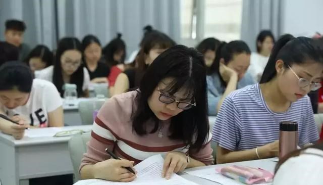 高考|专科生迎来“好消息”，人社部：事业单位不再将专科生拒之门外