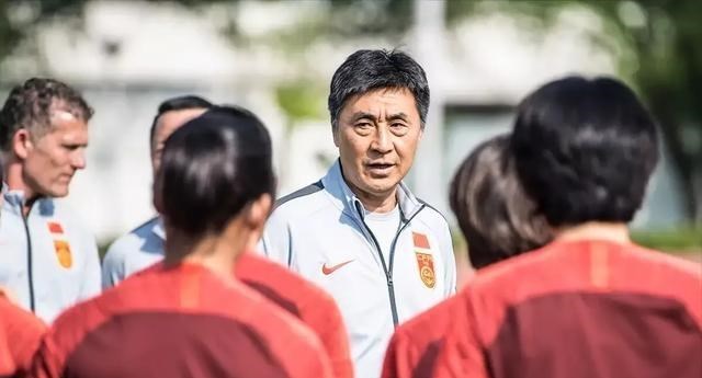 憨爸爸育儿|奥运会！王霜半场帽子戏法，王珊珊破门无效，中国女足3-1赞比亚