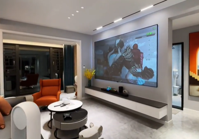 芯片|客厅投影仪选购指南，亮度和系统最重要