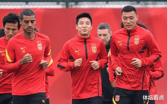 國足|短短過去2小時！競爭對手陰溝翻船，國足晉級路又寬了，輸敘利亞也沒事