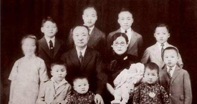 书法 一对结义兄弟，大哥垂涎弟媳美色，设计杀害义弟后，与弟媳生10娃