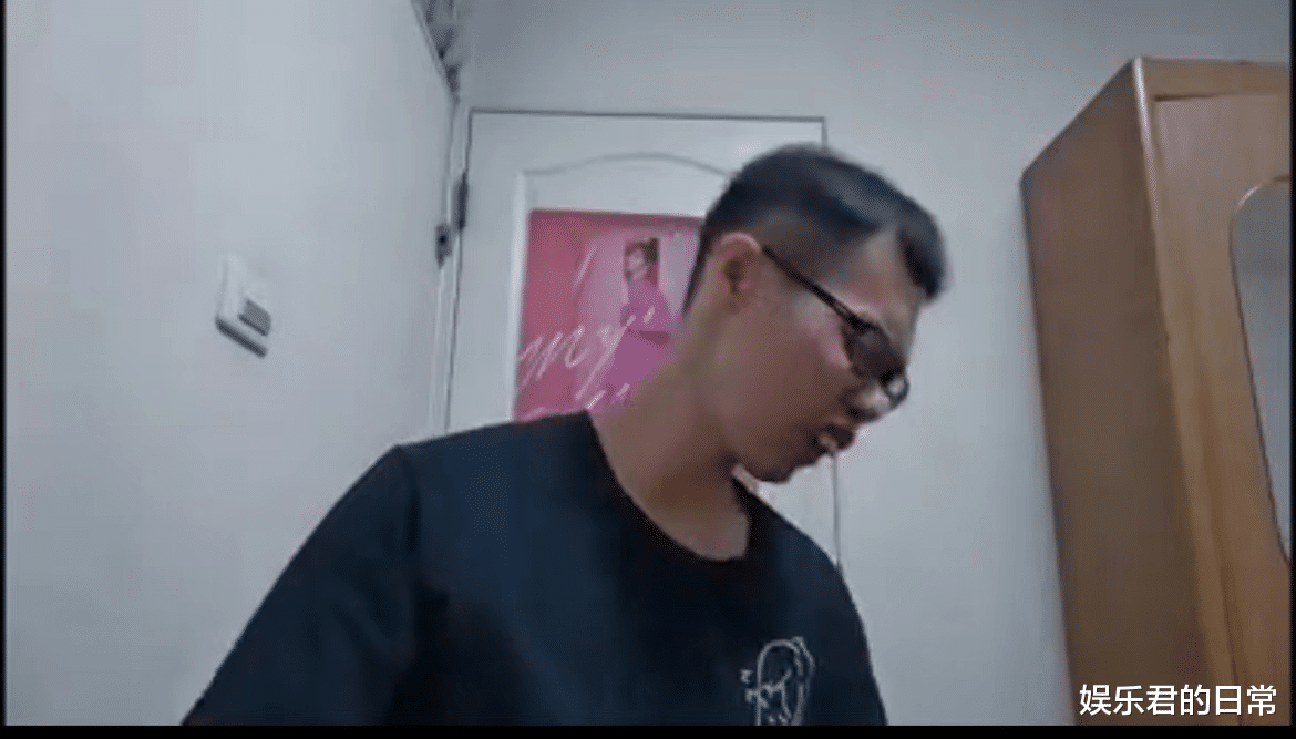 台湾|台湾网红自打7巴掌道歉，告白女神惨遭封锁，曾多次下跪还入狱