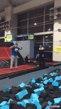 |“实习女同事每天都来我办公室请教问题！我真有些体力不支”，哈哈哈