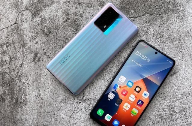 vivo|vivo爆发6000mAh新机，8+256G定为1999，红米真正的劲敌来了