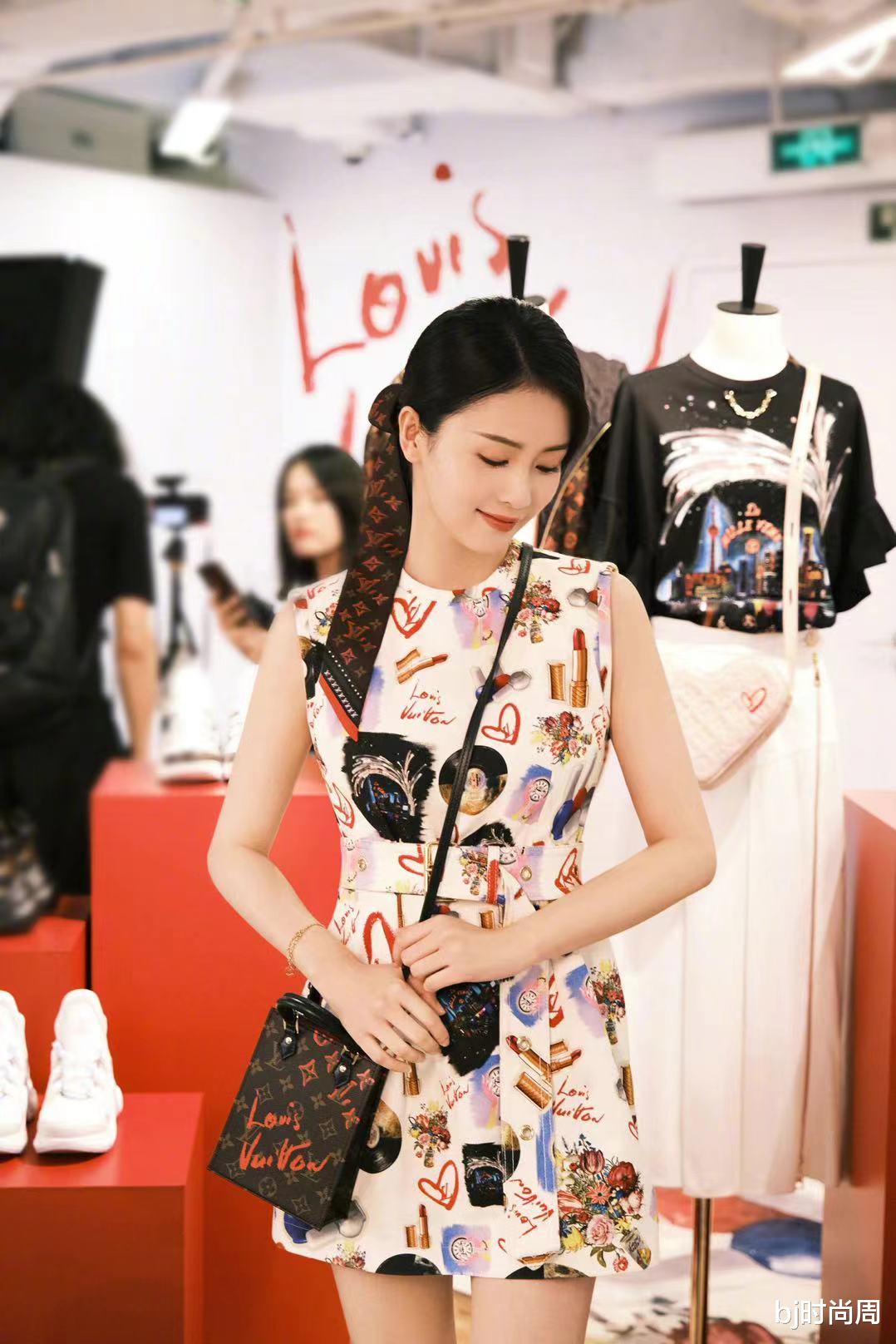 bj时尚周|白鹿穿路易斯登连衣裙，甜美有气质，适合小巧可爱的女生穿
