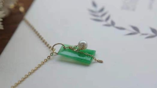 九哥翡翠 商品陈列对每个行业的重要性，其中很有讲究，翡翠也一样