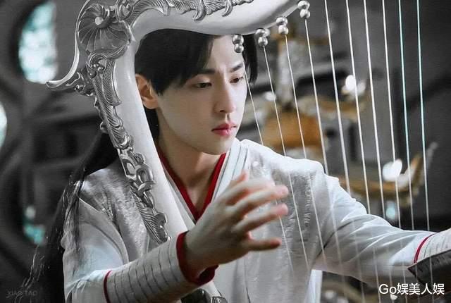 邓伦|长相评价两极分化严重，抛开《香蜜》滤镜，邓伦是帅还是丑?