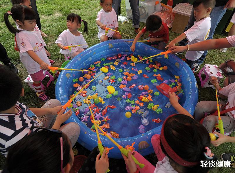 轻谈健康 孩子肠胃不好能吃泡面?医生:3种食物已被列入黑名单,尽量少吃