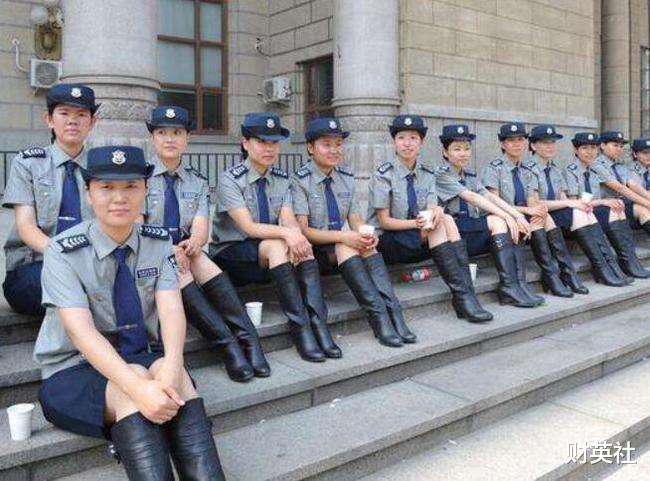 保安|保安每月2000元,为何极少有人辞职?保安队长:你想得太过简单了