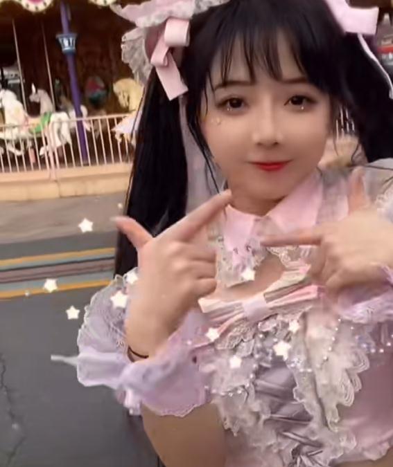 王奕萌|被调侃出肉装后，王奕萌终于醒悟了，公开承诺要开始减肥了