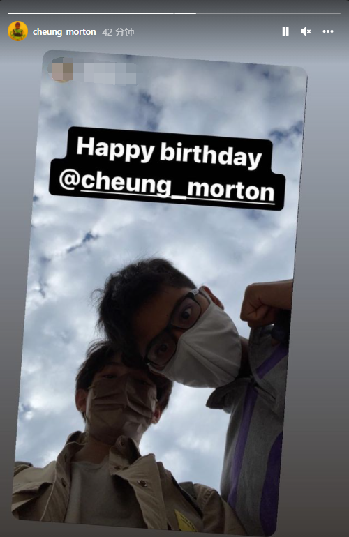 章子怡|张智霖儿子为自己庆生，魔童帅气近照公开，单手弹琴侧颜像袁咏仪