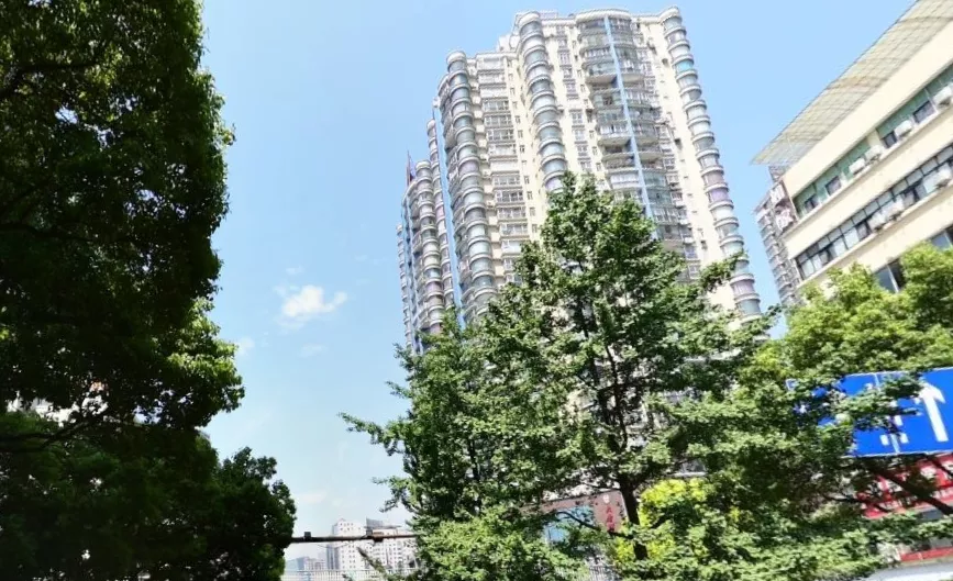 贵阳|真没想到！贵阳不少住宅的架空层有猫腻