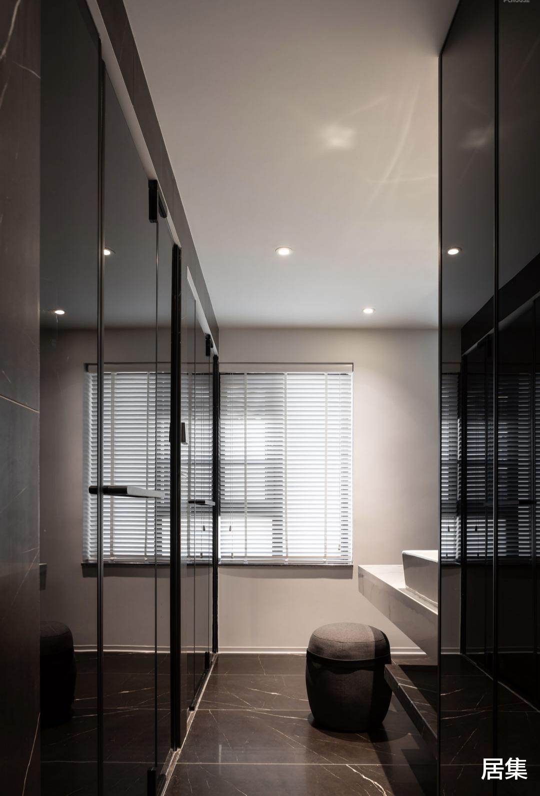 摄影工作者的家，舒适又有立体感，好适合时尚的年轻人