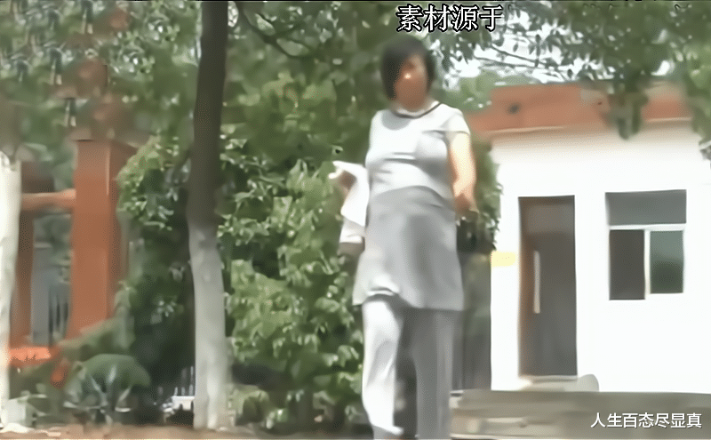 20岁流浪女怀孕沦落街头,不知孩子生父是谁,在按摩店多次接客