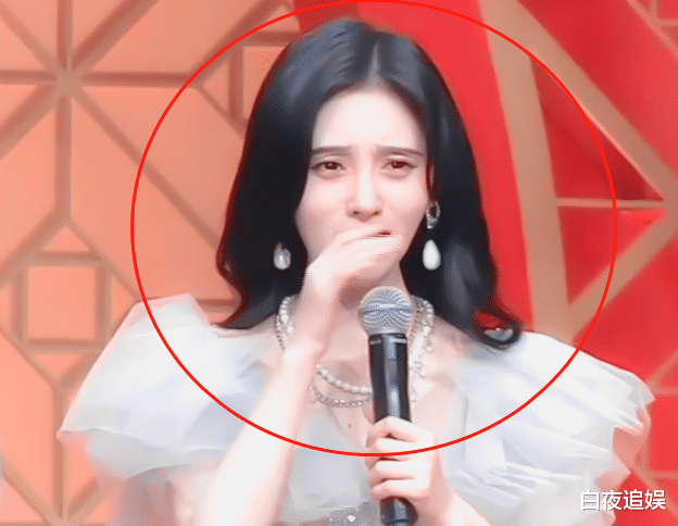 鞠婧祎|鞠婧祎身高被质疑造假，跟166cm的李沁同台，真实身高很显然