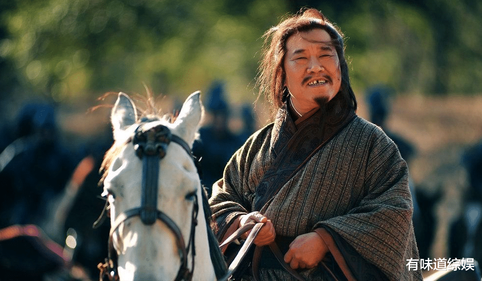 杜旭东|国家一级演员杜旭东，因嘴歪演了一辈子坏人，如今女儿成他的骄傲