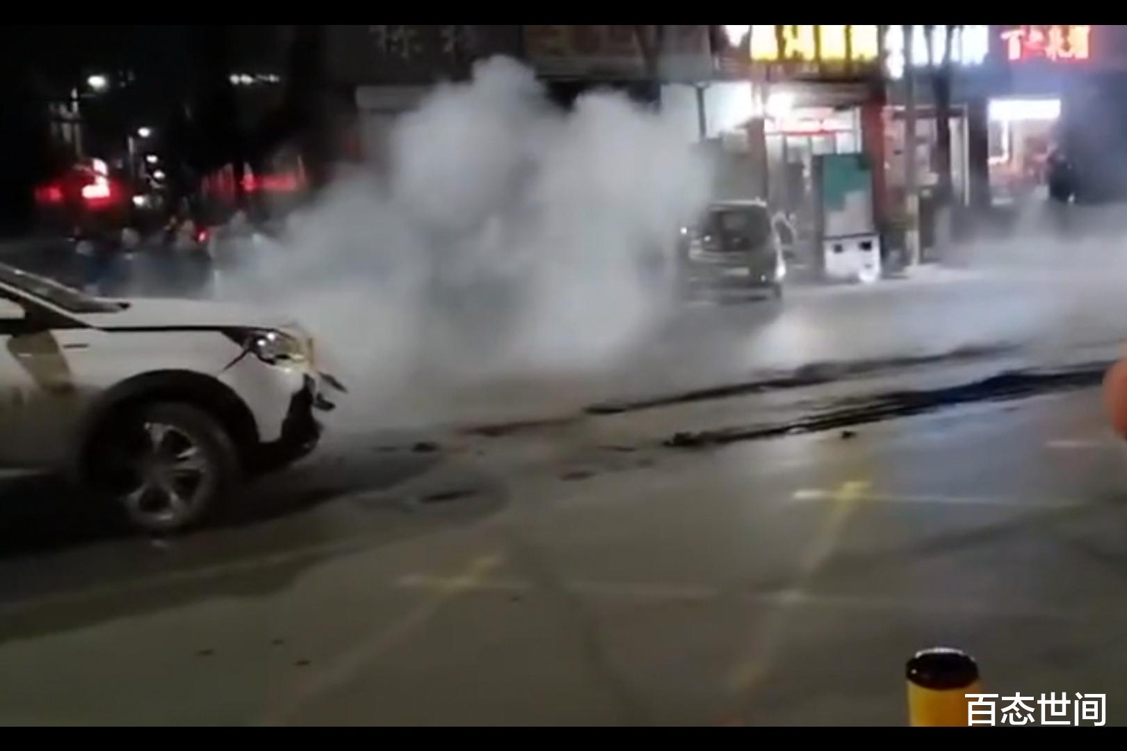 百态世间 介休男子驾车连续加速撞击他人车辆，男子行为极其疯狂，疑似酒驾