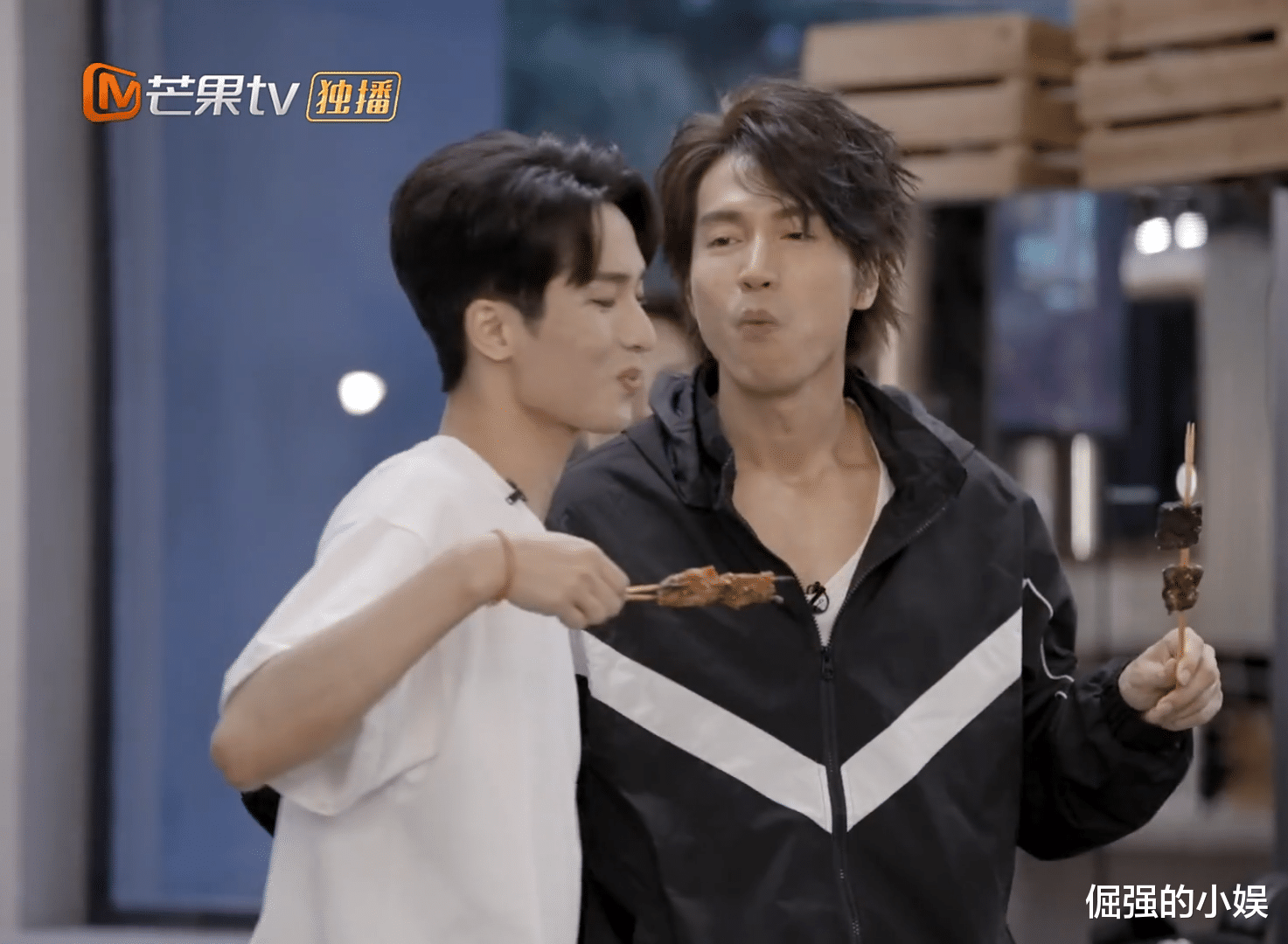 李云迪|李云迪作为钢琴家的意志力,简直太可怕,面对海鲜大餐丝毫不为所动