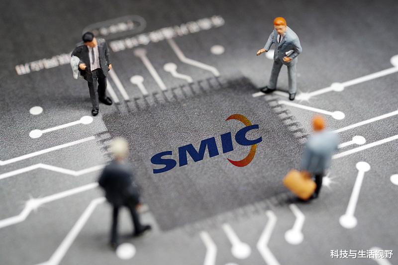 智能机器人|腾讯人均月薪超8万；中芯国际再现人事地震；拼多多正式成立工会，曾被吐槽员工没有“厕所自由”