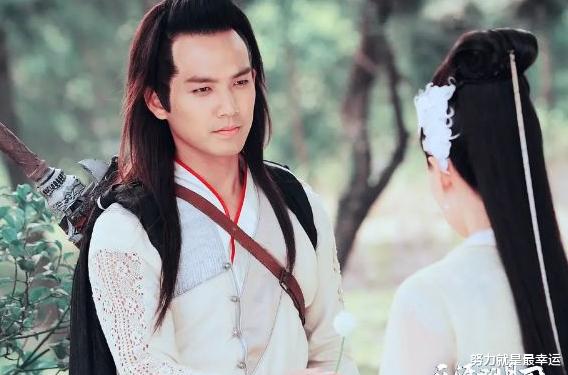 钟汉良|钟汉良都还在拍古装偶像剧，她怎么就在《司藤》里面演大妈了？