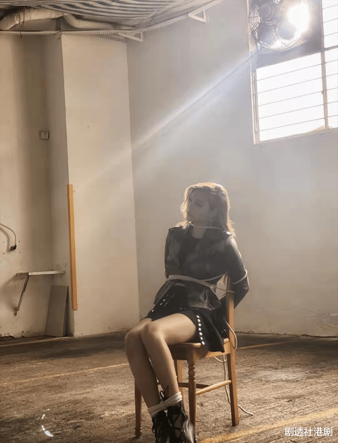 十月初五的月光|新版《十月初五的月光》热播！28岁TVB小花演泼辣女，被赞入型入格