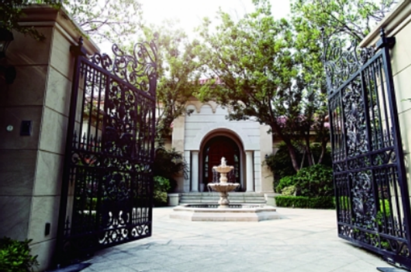 李小璐|韩雪晒出自己的豪宅，附近都是山谷野林，自己一个人住不孤独吗