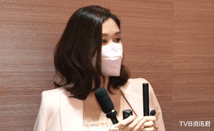 二胎|宣布二胎后首次现身！TVB人气花旦挺六个月孕肚，脚踩高跟鞋亮相