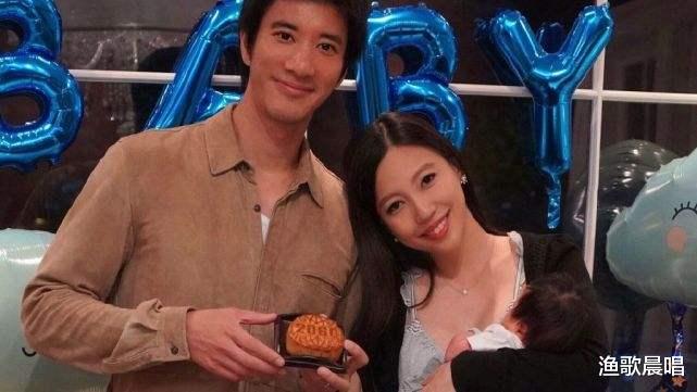 |李靓蕾怒撕王力宏：我当你为夫为君，你当我生育工具！