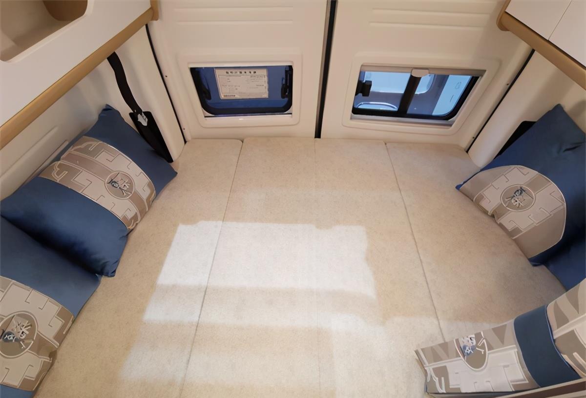 株洲|福特全顺B型车,瑞弗启界R500,模具化的内饰做工不一样