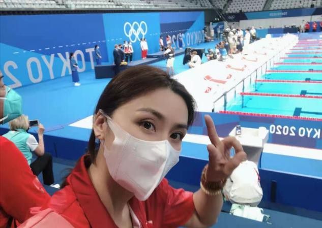 郭晶晶|TOP级别裁判团！郭晶晶穿POLO衫嫩得像学生，三代跳水女神大同框