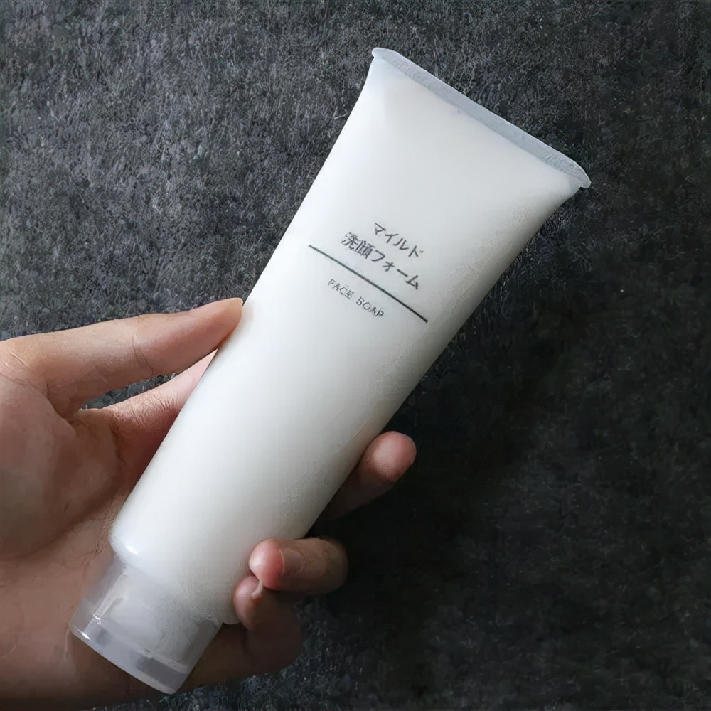 洗面奶 平价又好用的洗面奶:深度补水,去黑头痘印