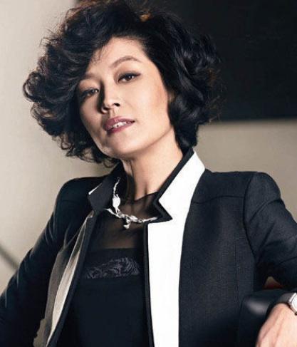 李咏|李咏因何去世？高晓松发文揭露真实死因，本人12字怒斥“无耻”