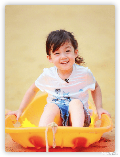 小泡芙|8岁小泡芙变化大到认不出，双眼皮大眼睛太精致，身高喜人似公主